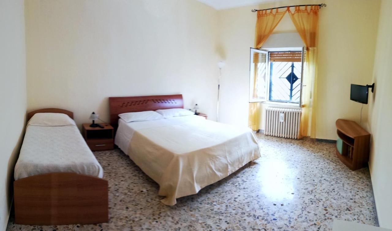 Lucia'S Apartaments Бари Экстерьер фото