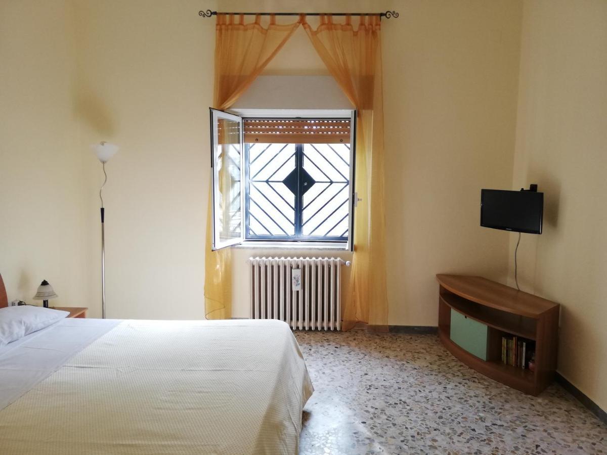 Lucia'S Apartaments Бари Экстерьер фото